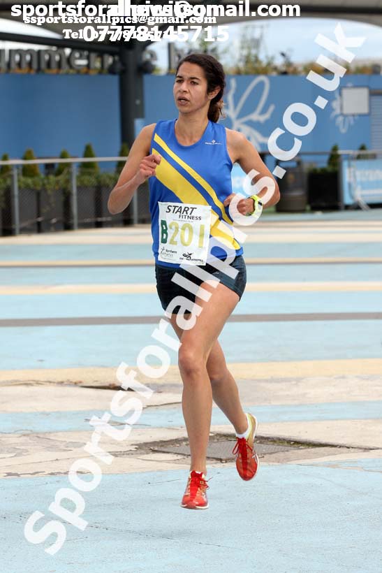 Senior womens 4 stage relay, Northern Senior 6 and 4 and Junior Stage Road Relays, SportsCity, Manchester. Photo:  David T. Hewitson/Sports for All Pics